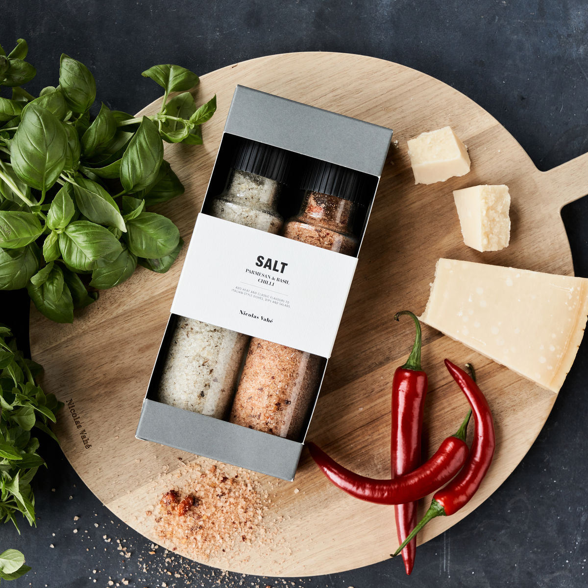 Geschenkbox von Nicolas Vahé | Parmesan & Basil salt & Chilli salt