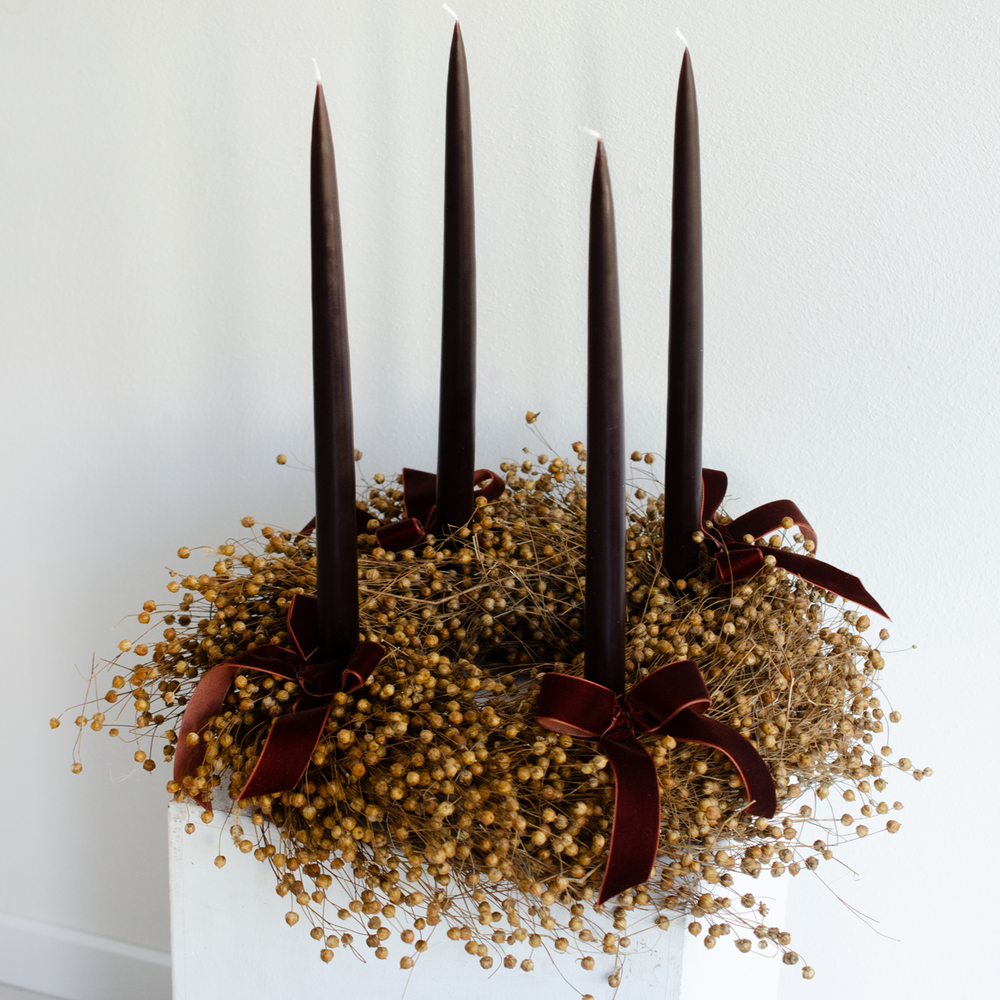 Trendfarbe Braun Adventskranz mit Samtband
