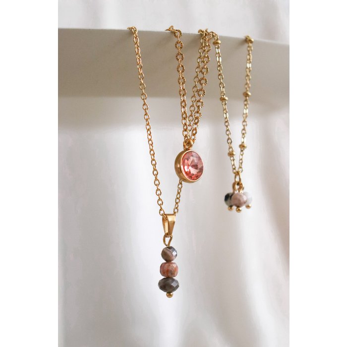 Halskette mit rosa Stein – vergoldet