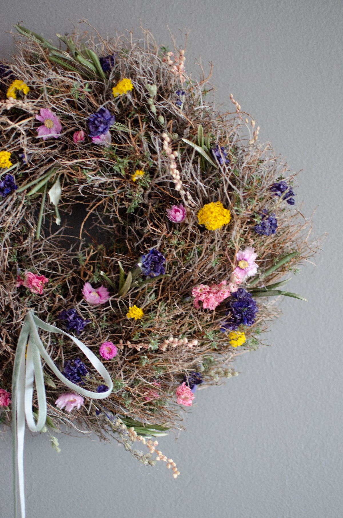 Kranz aus Euphorbia Spinosa und Trockenblumen