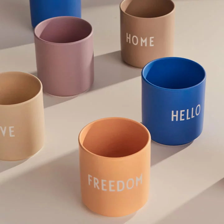 Becher von Design Letters | hello