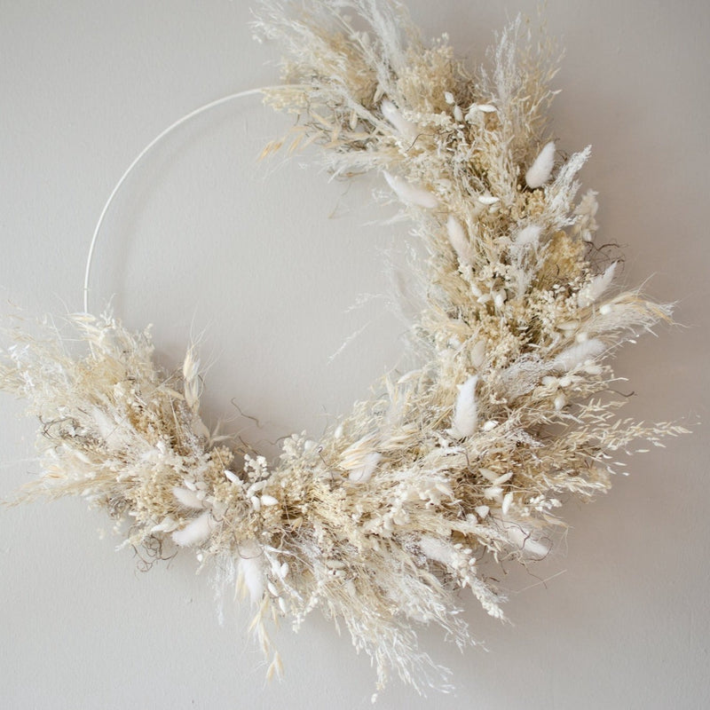 wallhanging dried flowers