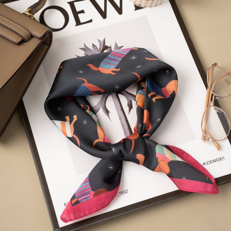 Halstuch mit kleinem Hundemuster