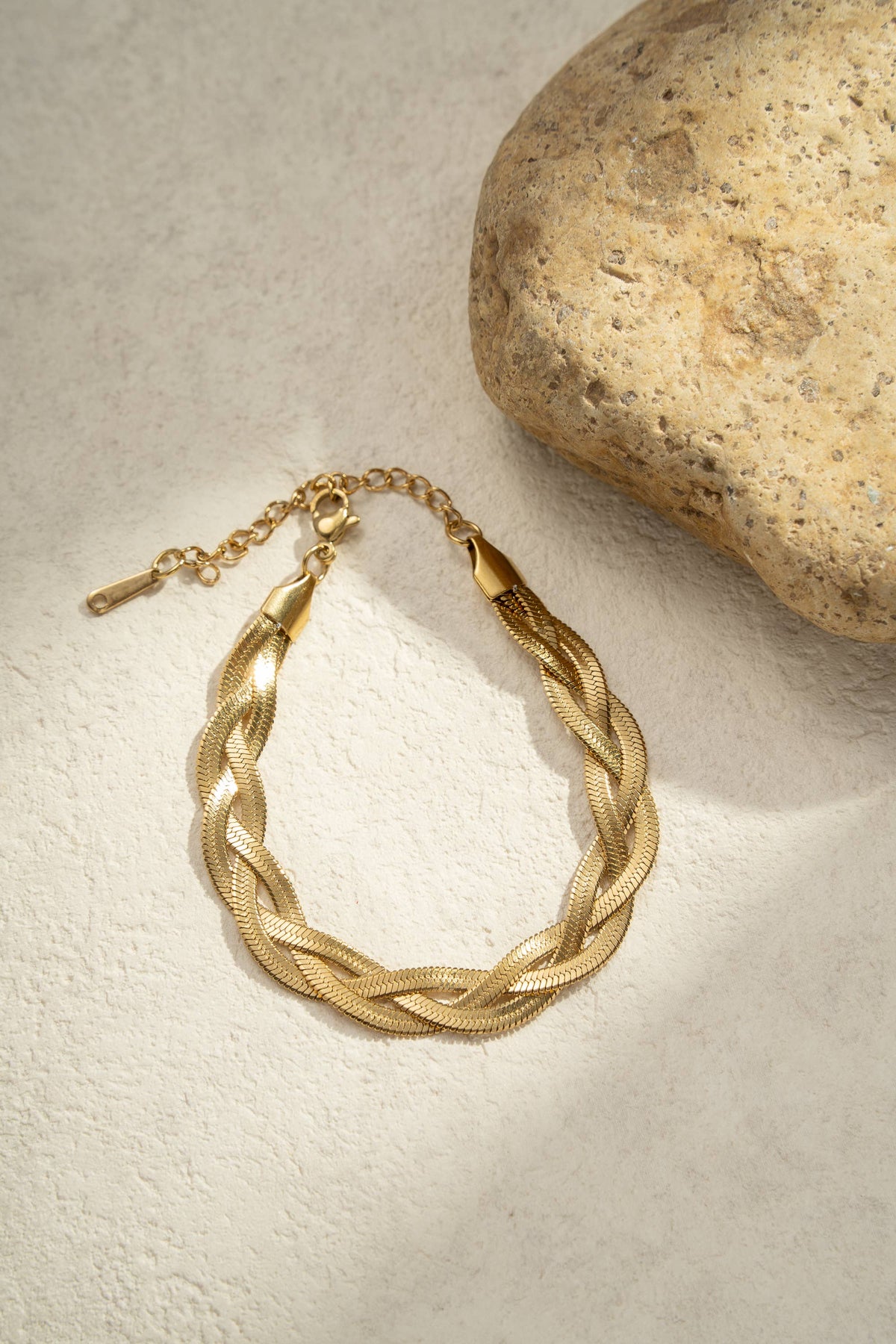 Elegantes Geflochtenes Armband