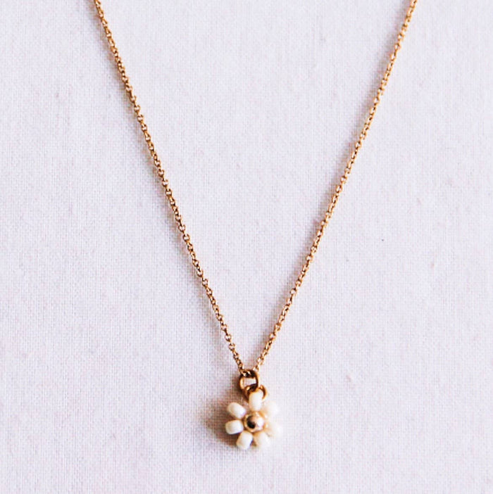 Feine Halskette mit Gänseblümchen - Creme