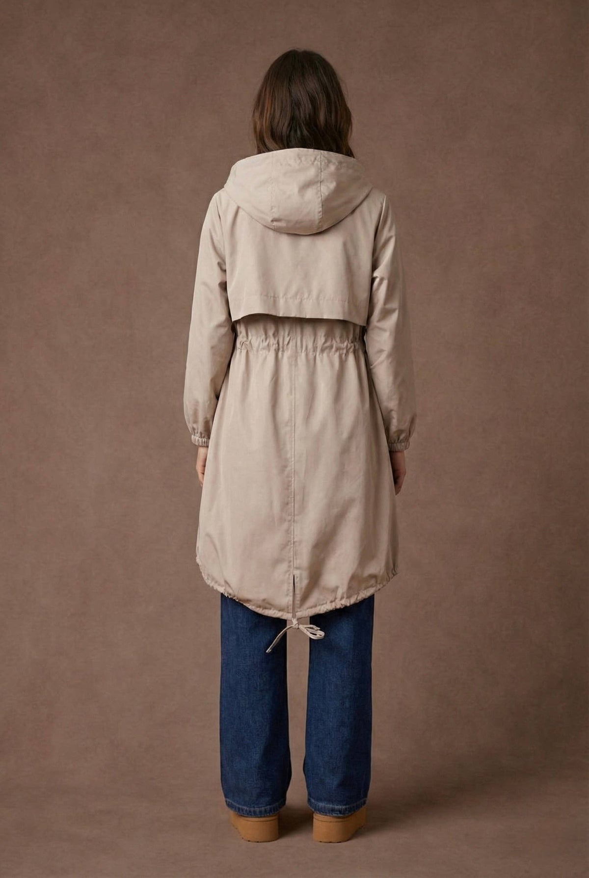 Leichter Parka mit Kapuze