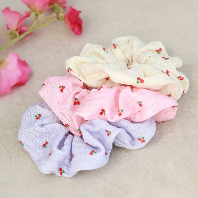 Scrunchie in Verschiedenen Varianten