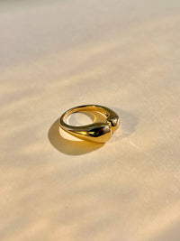 Ring in Tropfenform
