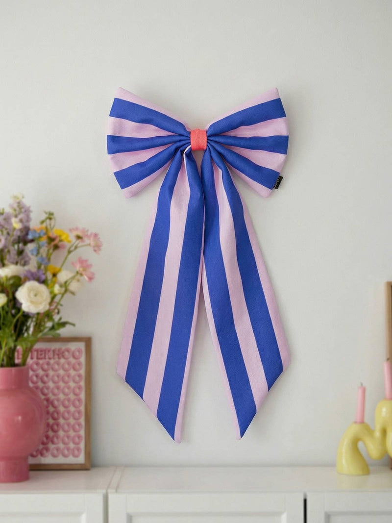 bunte Schleife Deko wand