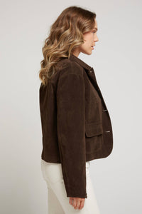 Kurze Jacke aus weichem Kunstwildleder mit Taschen