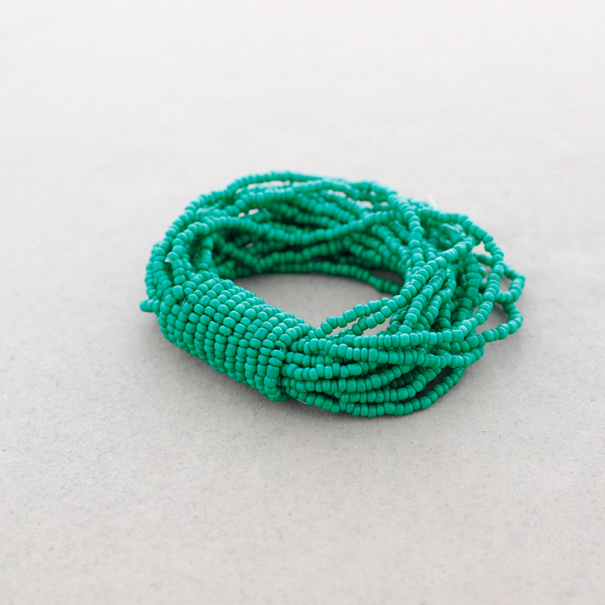 Mehrreihiges elastisches Armband - Perlen