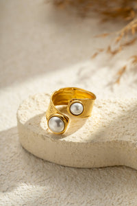 Verstellbarer Ring mit weißen Perle