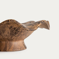 Dekorative Schale mit wellenförmigem Rand