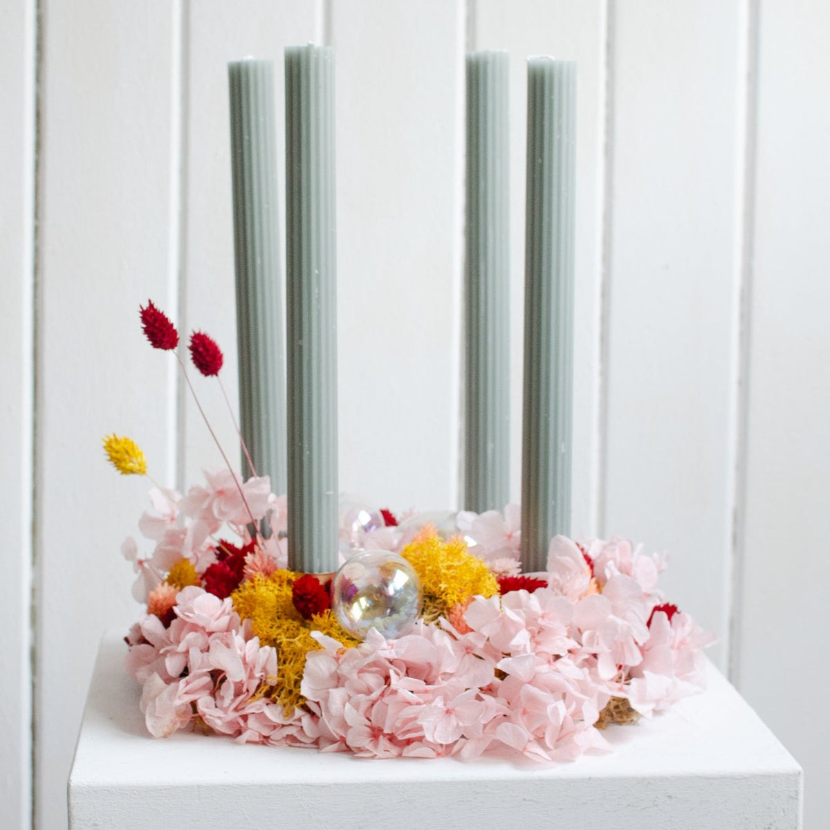 Adventsgesteck aus Trockenblumen