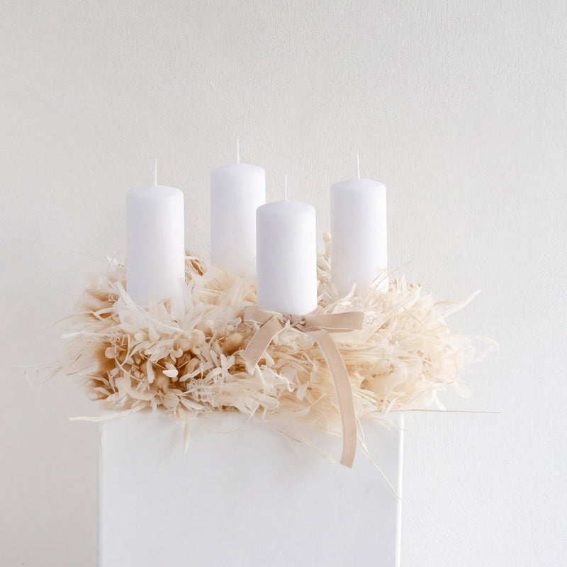 Adventskranz Trockenblumen in Weiss und beige