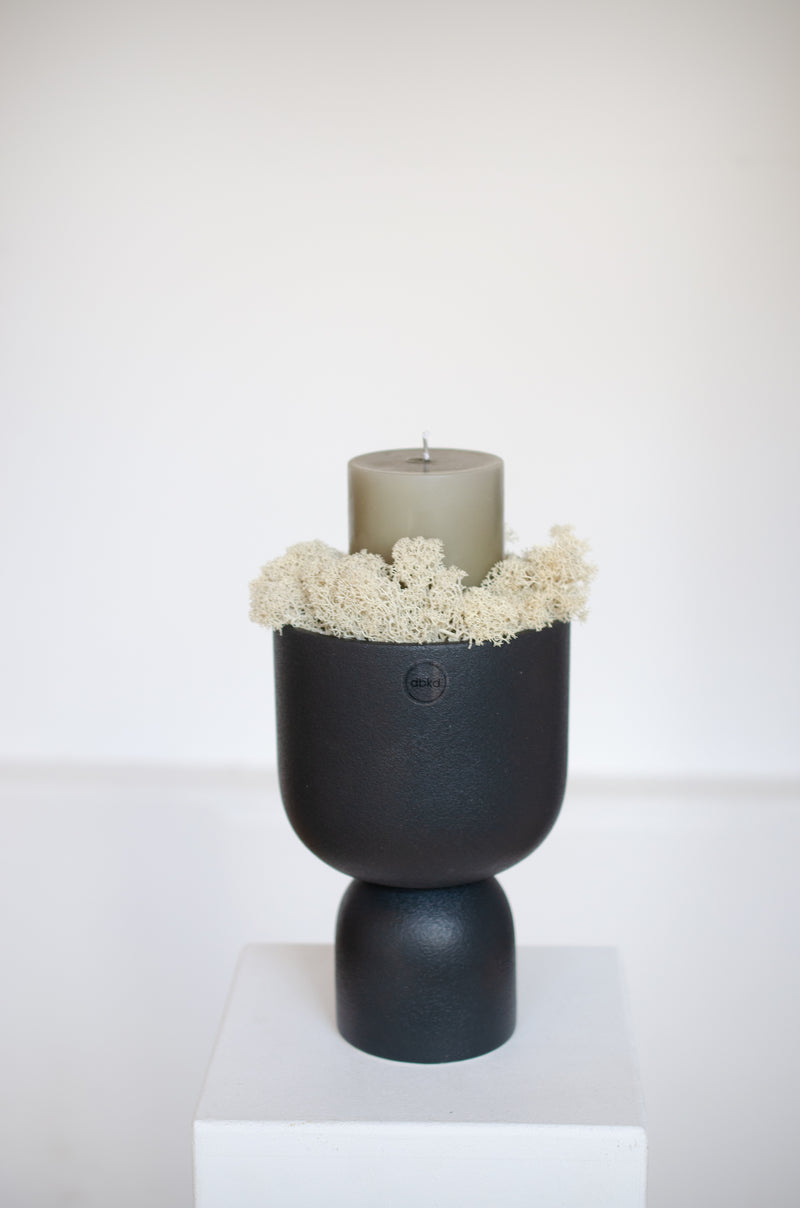 Gesteck mit Kerze und Islandmoos | dark