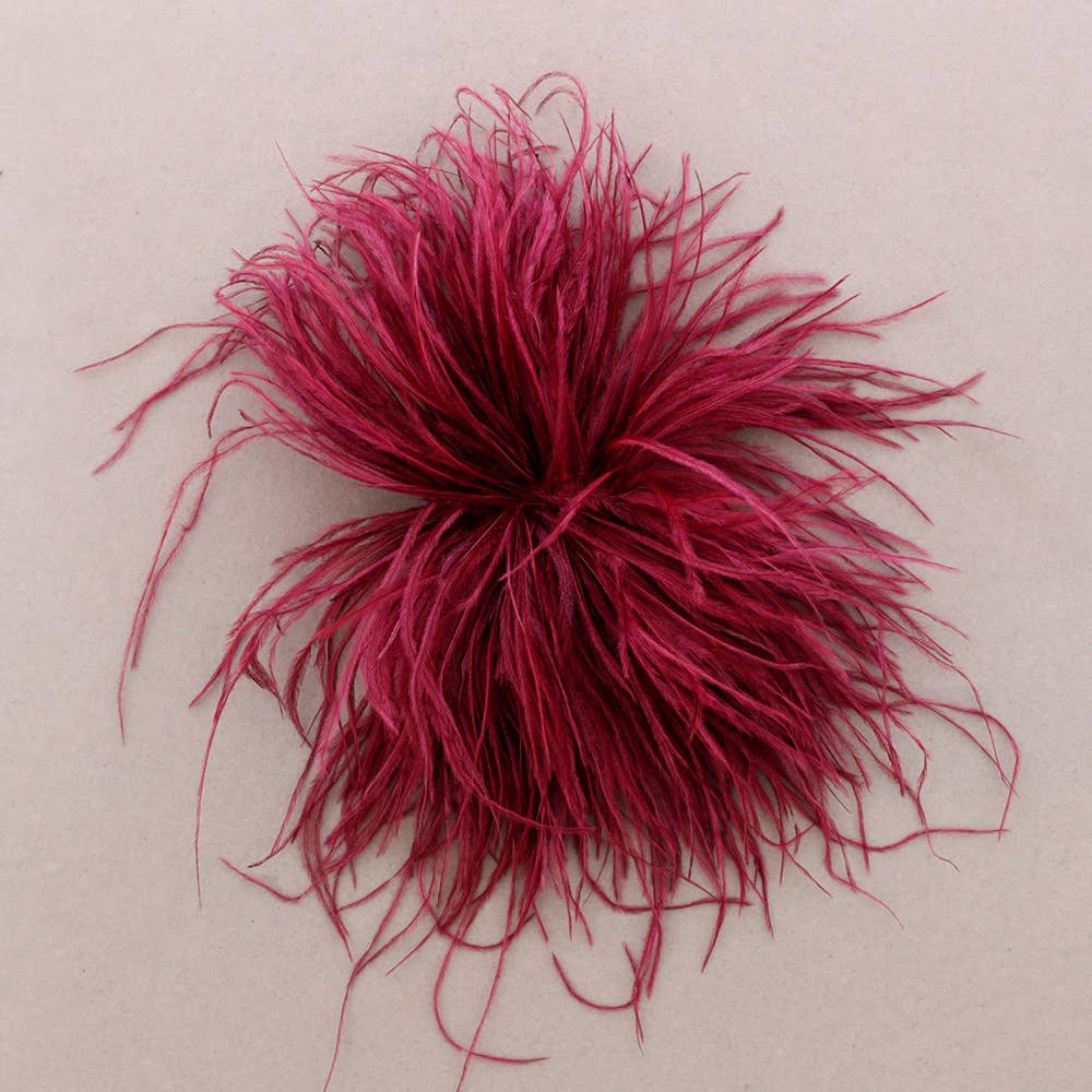 Federbrosche, bordeauxe