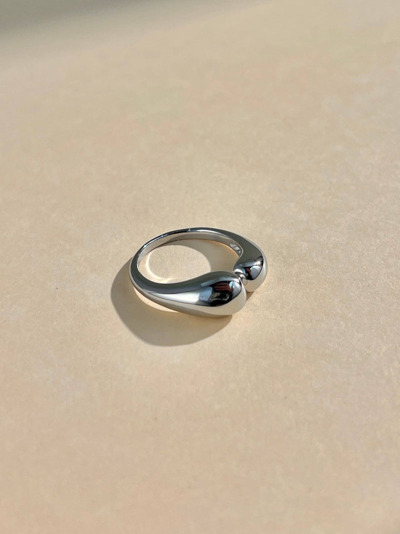 Ring in Tropfenform