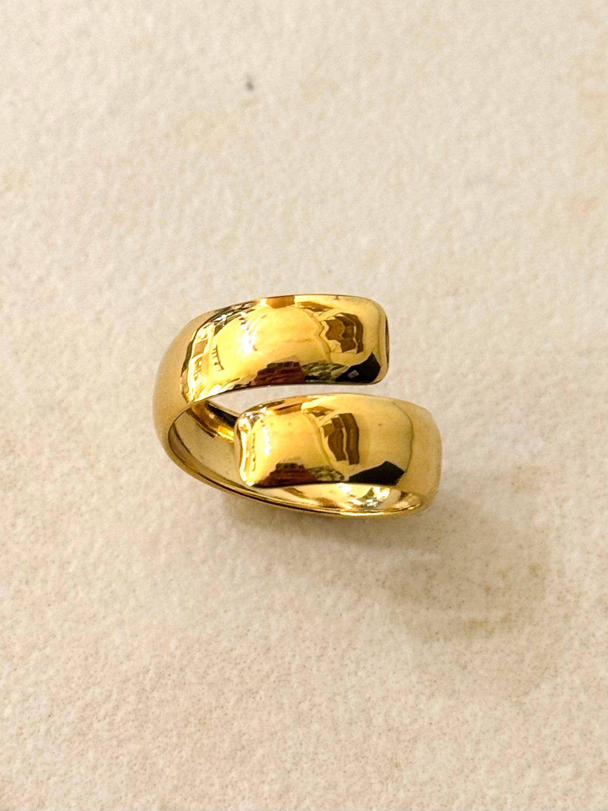 Ring geschwungen