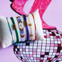 Feines Gänseblümchen-Armband