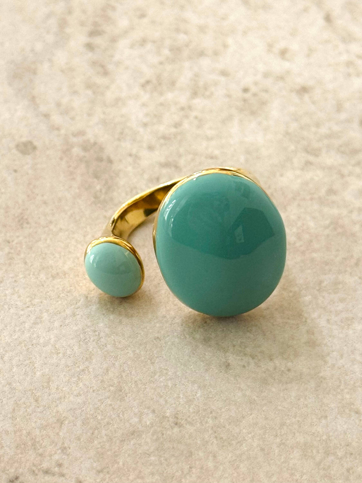 Ring aus Edelstahl, emailliert grüntöne